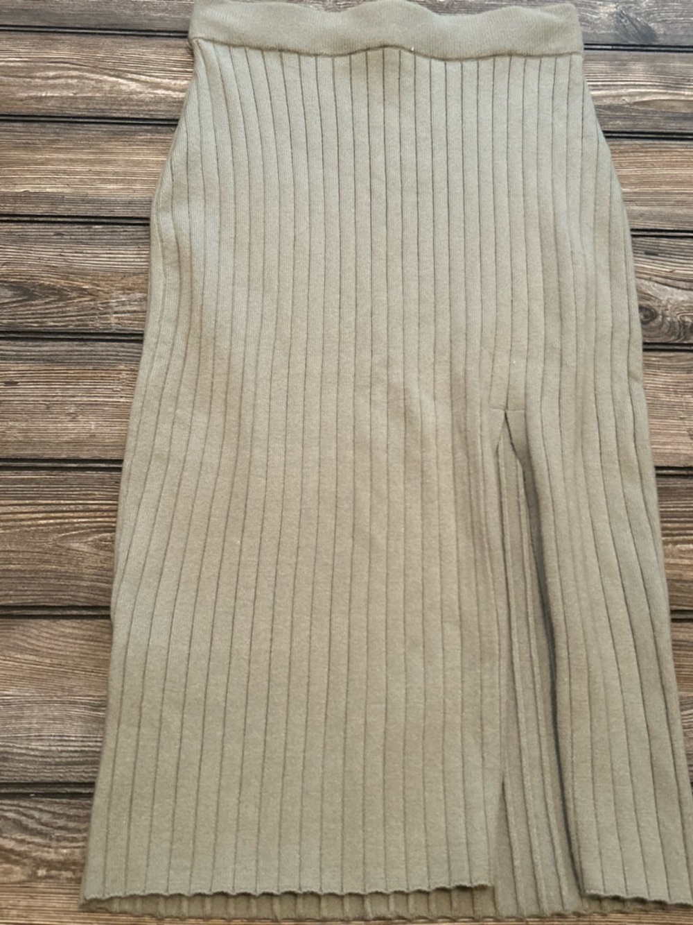 Abercrombie & Fitch Ribbed Midi Skirt in Taupe